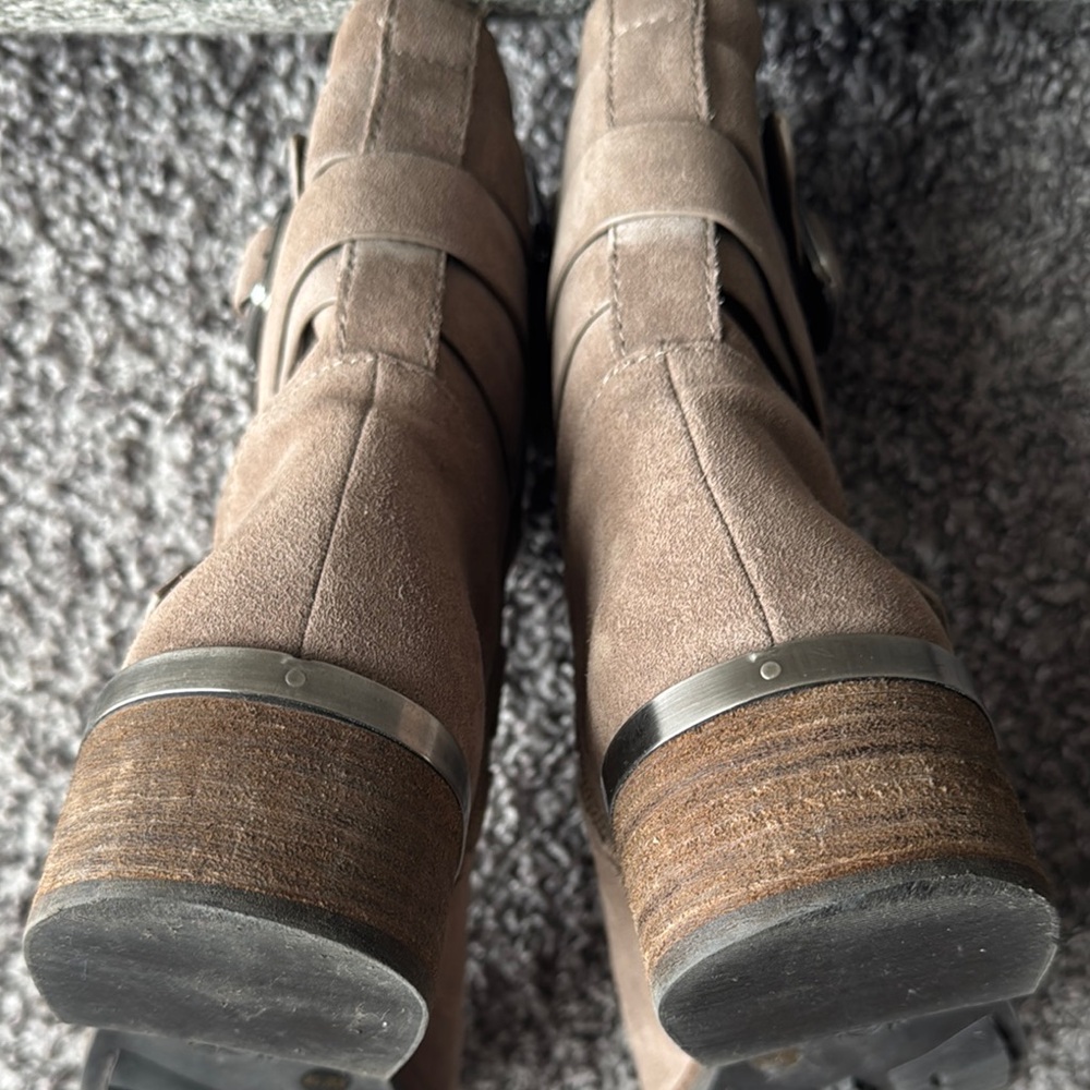 Vince Camuto Brown Ankle Boots Slouchy Design - Picture 7 of 8